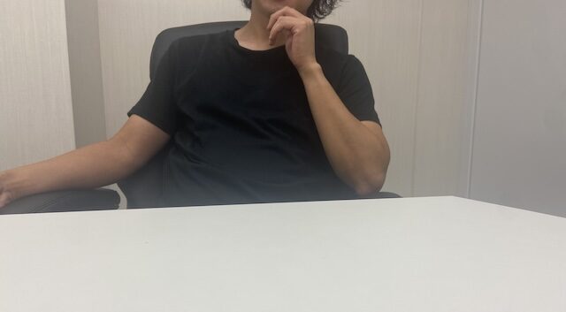 競艇予想サイトで生活している松村さんを紹介する画像